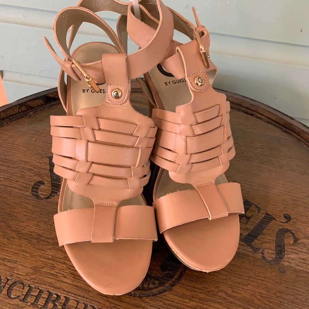 Guess wedges